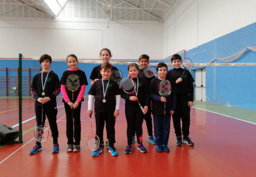 Nenos e nenas do Castelao clasifícanse para o Campionato Provincial de Bádminton