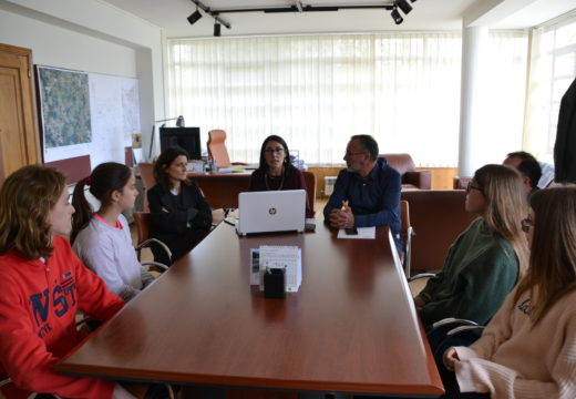 Alumnos do David Buján presentan propostas ao Concello para reducir a contaminación lumínica