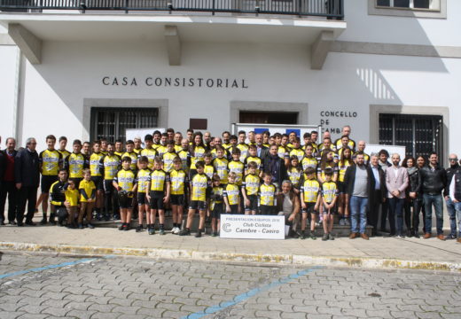 O Club Ciclista Cambre presentou aos seus equipos da campaña 2018