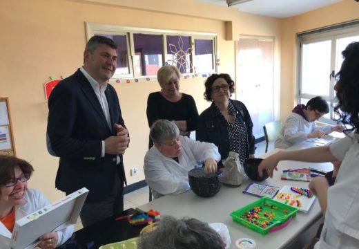 Ovidio Rodeiro visita o centro ocupacional Pascual Veiga e reitera o compromiso da Xunta coas familias de discapacitados