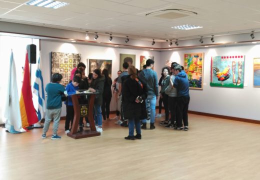 Corenta alumnos da Aula de Teatro do IES Número 1 visitan o Centro Lustres Rivas