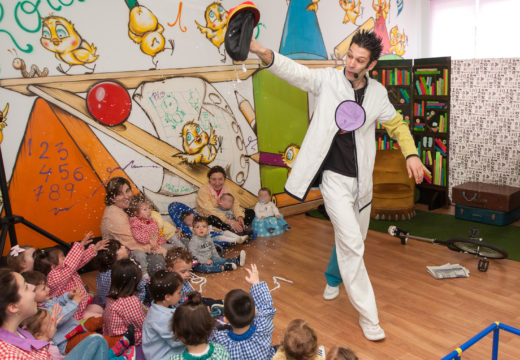 As nenas e nenos da escola infantil estrean a celebración das Letras Galegas en San Sadurniño