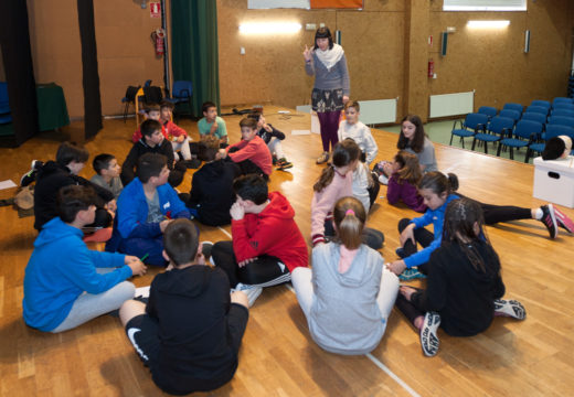 Muller e literatura danse a man en San Sadurniño nas actividades para a rapazada co gallo das Letras Galegas