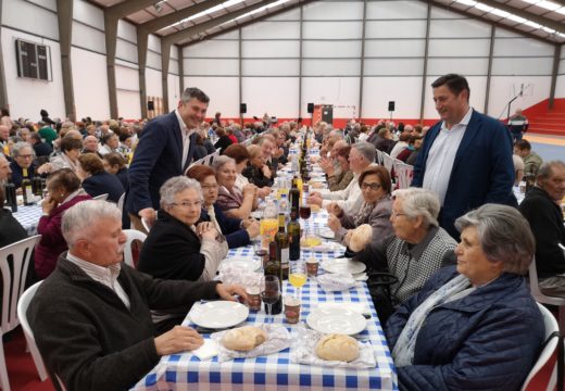 O delegado territorial, Ovidio Rodeiro, participa XXVII Encontro de Maiores de Boqueixón