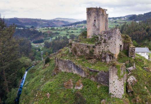 O Concello de San Sadurniño implica á Deputación e á Xunta na posta en valor do castelo de Naraío