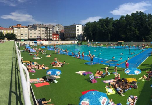 Arrancou a tempada na piscina municipal do Muíño