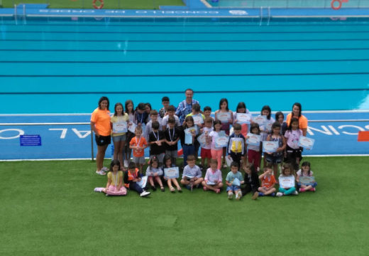 Xosé Manuel Rodríguez clausura a primeira quenda dos cursos de verán de natación