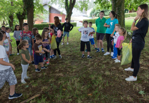 O campamento Sementeira de Moeche despide xullo cunha expedición botánica