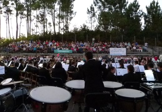 Máis de 500 persoas participaron na homenaxe a Prudencio Romo do Concello de Lousame