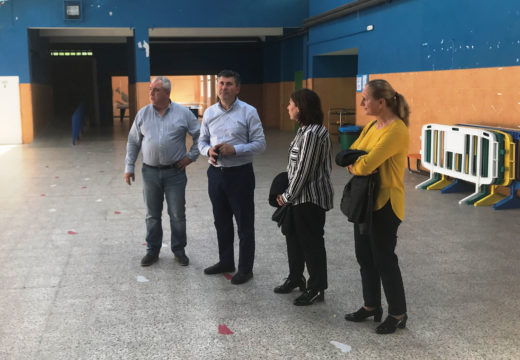 OVIDIO RODEIRO VISITA O CPI VIRXE DA CELA EN MONFERO, UN CENTRO EDUCATIVO DE REFERENCIA NA COMARCA