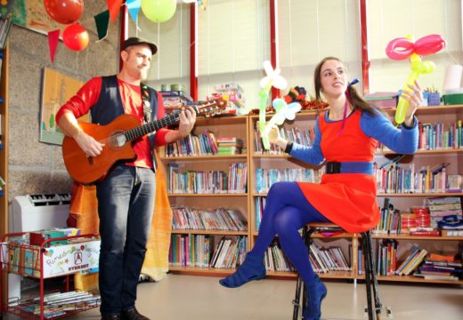 Celtia Figueiras e Luís Vallecillo celebrarán mañá martes en Brión “O aniversario da Biblioteca”, unha actividade de animación á lectura para nenos e nenas de máis de 3 anos