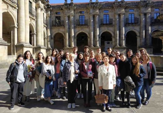 O programa CoidarNos do Concello de Boqueixón preséntase ao alumnado da Escola Universitaria de Traballo Social da USC