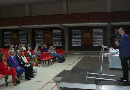 O coronel Pedro Baños asegura en Noia que “España es un objetivo histórico del terrorismo yihadista” pero que “no hay ninguna amenaza para Galicia”