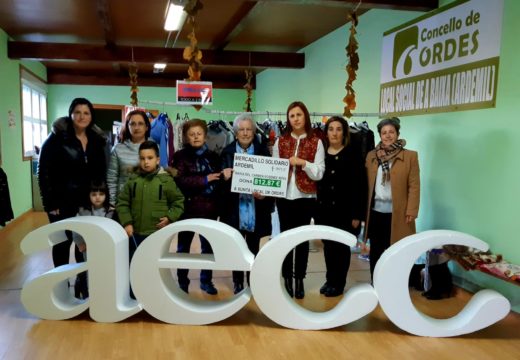 O mercado benéfico en Ardemil recada máis de 800 € para a AECC Ordes