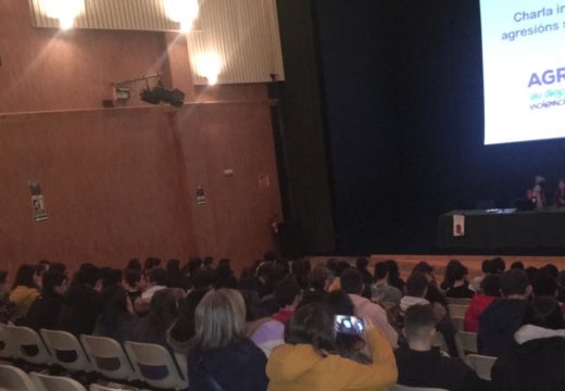 Estudantes de Ordes asisten na Casa da Cultura á xornada ‘Agresións e violencia sexual’