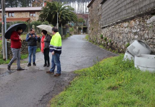 O Concello de Lousame inicia as obras de saneamento e mellora dos accesos a Figueroa