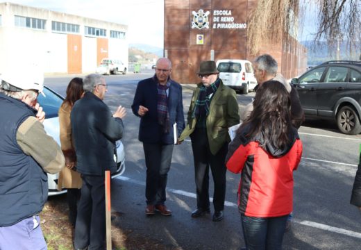 A reordenación ambiental da contorna da praia do Testal estará lista en cinco meses e dotará á zona de pasarelas peonís, sendas de zahorra e áreas onde estacionar vehículos