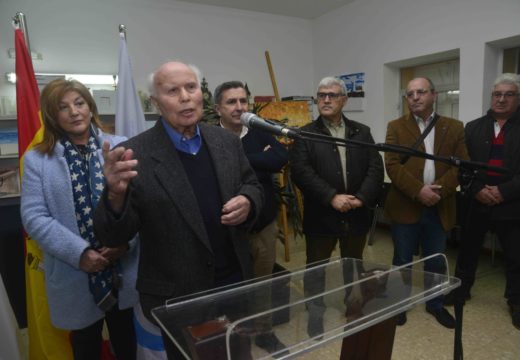 A emotividade e a calor veciñal marcan o nomeamento da Casa da Cultura de Aguiño como Casa da Cultura Manuel Ayaso