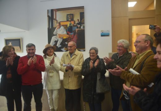 A Casa Consistorial exhibe as 21 obras máis representativas do pintor Xoán Fernández