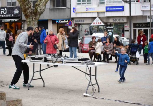 Pisando Ovos pon ritmo á alameda de Ordes