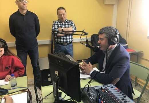 Ovidio Rodeiro participa nun programa da “Radio na Biblio” no CPI As Revoltas