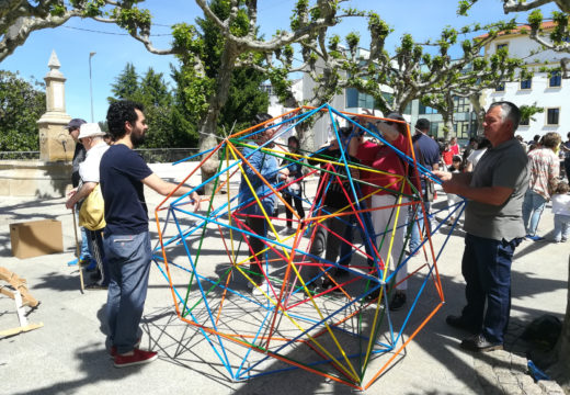 Centos de persoas participan na xornada  matemática da alameda de Ordes