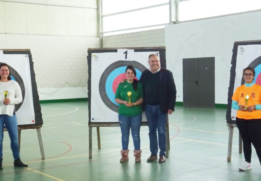 Dez para Hugo, Pilar e Rubén no X Trofeo de Laracha de Tiro con Arco