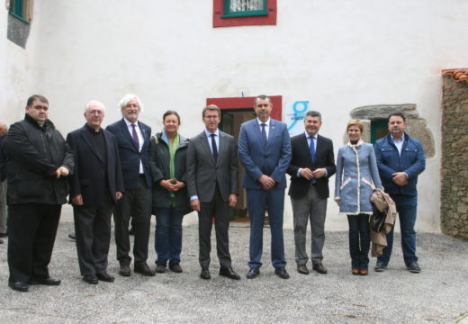 O presidente da Xunta de Galicia inaugura o novo albergue de Poulo