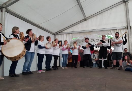 O campo da festa de Galegos (Frades) acollerá este domingo a II Foliada Airiños Galegos