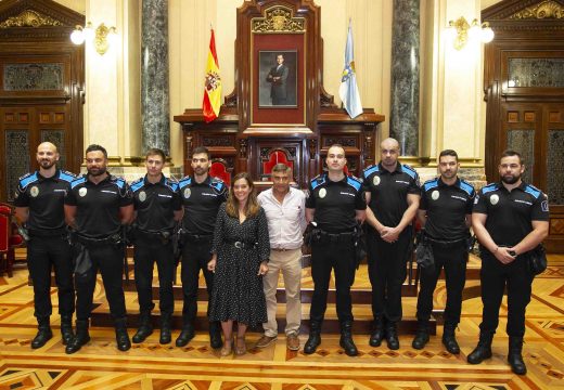 A Policía local contará con 64 axentes máis antes do vindeiro verán