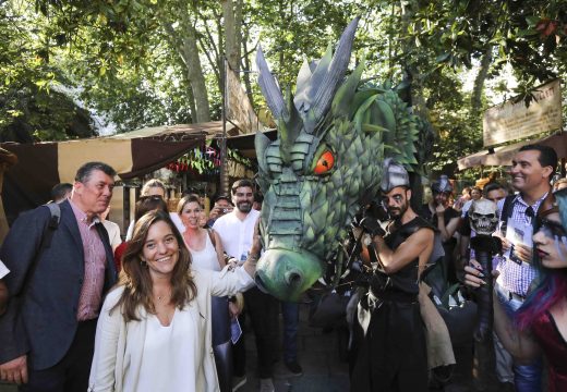 Inés Rey dá o pistoletazo de saída ás festas da cidade coa inauguración da Feira das Marabillas