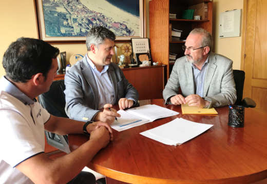 Ovidio Rodeiro mantivo un encontro de traballo co alcalde de Laxe