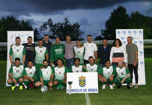 O Teke Teke C.F. Veteráns e a S.D. Santa Cruz de Montaos vencedores do IV Trofeo San Roque  e do IV Trofeo Concello de Ordes respectivamente