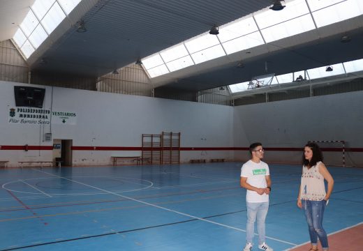 O Concello de Lousame remata as tarefas de limpeza e mantemento do ximnasio e o polideportivo municipal