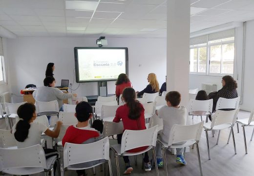 Familias de Lousame participan nas xornadas formativas “Navegando en familia”