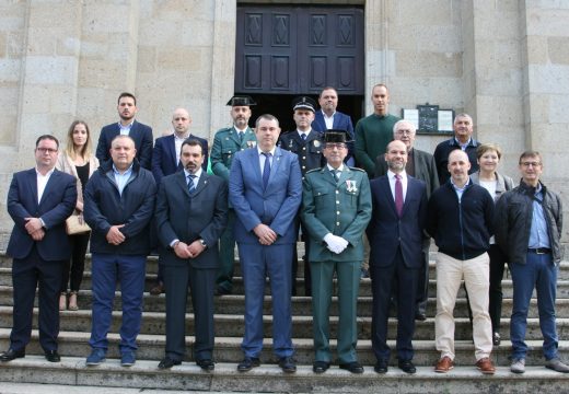 A Garda Civil e o corpo de Correos de Ordes  homenaxean á Virxe do Pilar