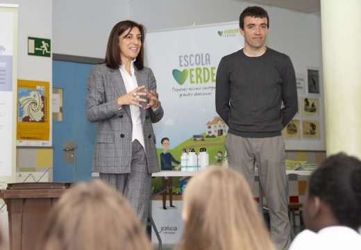 Máis de 10.000 alumnos de primaria aprenderán este ano a facer compost nos seus colexios grazas a un proxecto pioneiro da Xunta