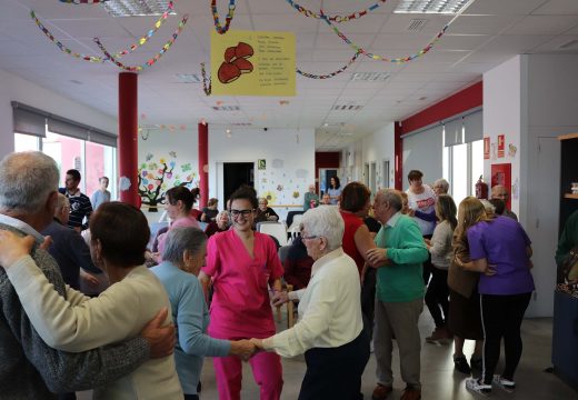 Máis de cincuenta persoas gozaron do Magosto no centro de día de Lousame