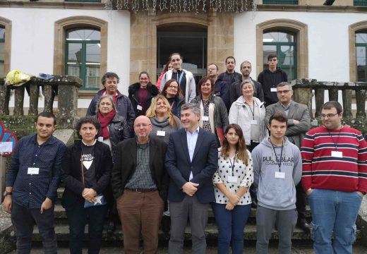 Ovidio Rodeiro visita o obradoiro de emprego de Rianxo que formará a 15 alumnos en instalacion de xeso laminado e falsos teitos