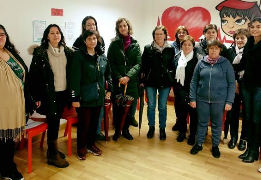 Unha ducia de persoas participan no taller Técnicas de mobilización e transferencia de pacientes