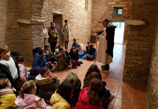 Un centenar de nenas e nenos xa forman parte da Orde Donas e Cabaleiros do Camiño do Holandés