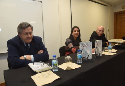 A presentación de “fuxir de proxeria” de manuel blanco desar dou pé a un debate sobre o envellecemento poboacional