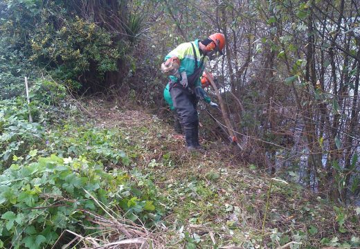 A Xunta executa actuacións de conservación e limpeza nos treitos interurbanos do río Berdeogas, no concello de Dumbría