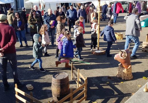 Un domingo diferente para a rapazada de Boqueixón da man das Feiras Activas