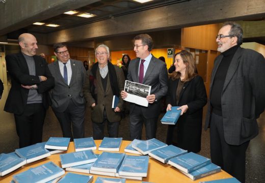 Rey destaca a capacidade de facer sorrir que teñen os edificios de Gallego Jorreto