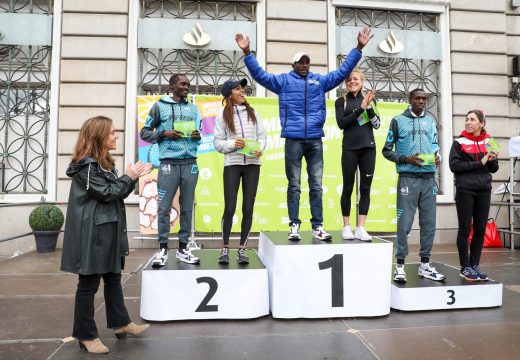 Rey participa na entrega de premios do medio maratón C-21 máis rápido da historia