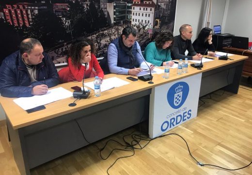 O pleno municipal de Ordes a favor de que se inste ao Goberno de Sánchez a devolver os 200 millóns do IVE a Galicia, cos únicos votos en contra do PSOE local