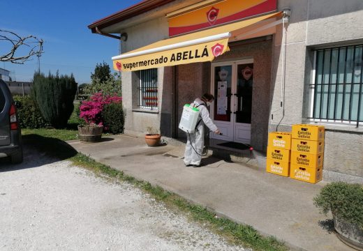 O Concello de Frades acomete tarefas de limpeza e desinfección nas zonas máis concorridas do municipio