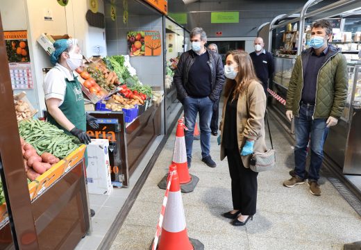 O concello repartirá esta semana novo material de protección na rede de mercados municipais