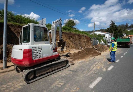 O Concello de San Sadurniño inicia dúas obras no centro urbano e no rego do Aceiteiro